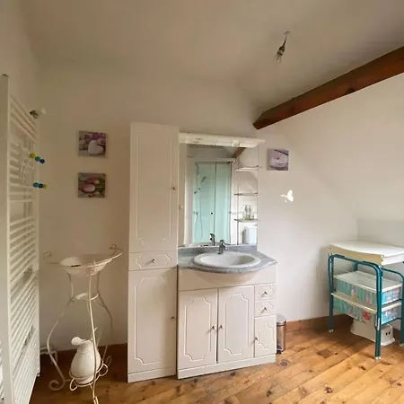 Σπίτι διακοπών Maison Charmante A Avec Jardin Clos