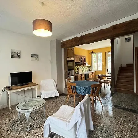Σπίτι διακοπών Maison Charmante A Avec Jardin Clos *