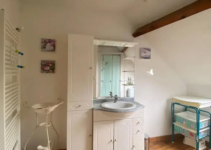 Holiday home Maison Charmante A Avec Jardin Clos