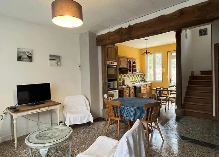 Holiday home Maison Charmante A Avec Jardin Clos *